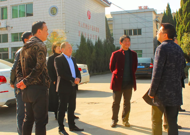 陳振中一行走訪(fǎng)慰問(wèn)景德鎮(zhèn)長(zhǎng)運(yùn)