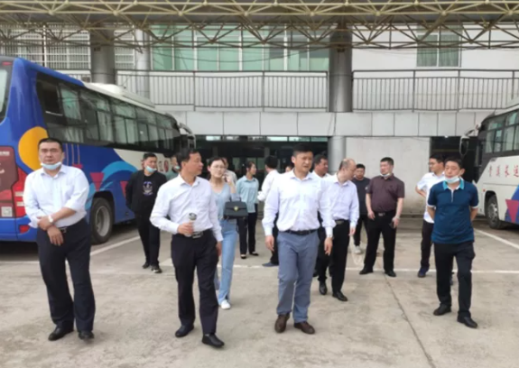 占梁一行蒞臨鷹潭長運、鷹潭公交檢查指導工作