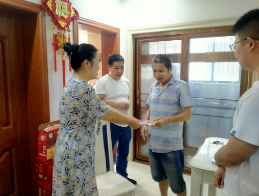 宜黃長運公交公司:慰問受傷員工 打造幸福長運