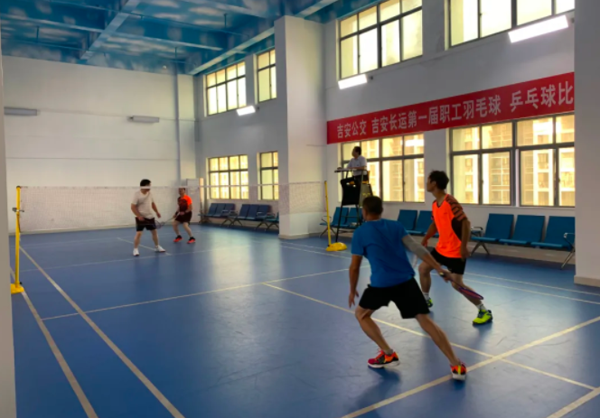 吉安公交 吉安長(zhǎng)運(yùn)開(kāi)展第一屆職工羽毛球、乒乓球比賽
