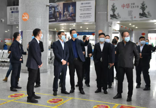 萬義輝一行檢查指導(dǎo)江西長運(yùn)文明創(chuàng)建、疫情防控常態(tài)化工作 王曉陪同