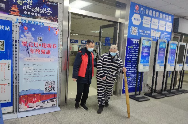 上饒汽運(yùn)    ：“不著急，慢慢走”