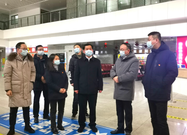 萬義輝一行督導(dǎo)南昌長(zhǎng)途汽車站安全生產(chǎn)、疫情防控工作 胡維泉陪同