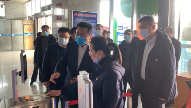 王曉一行督導(dǎo)南昌長途汽車西站安全運(yùn)輸及疫情防控工作