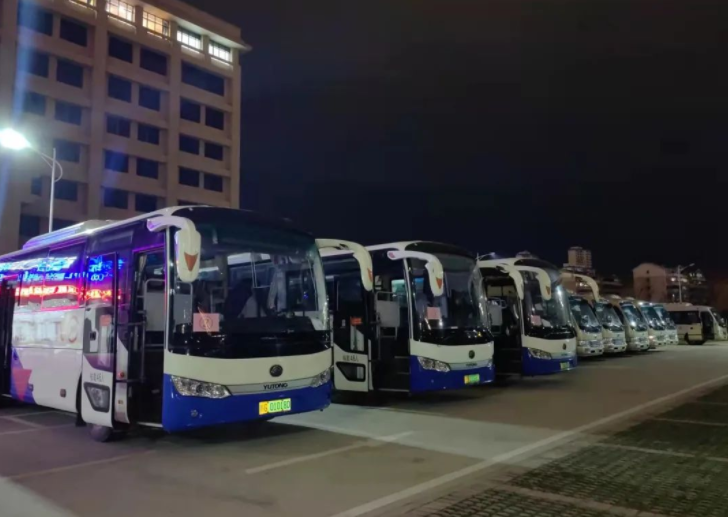 24萬瀏覽量！牛！《江西長運(yùn)74臺(tái)大巴載著3800名“白衣天使”連夜馳援南昌》