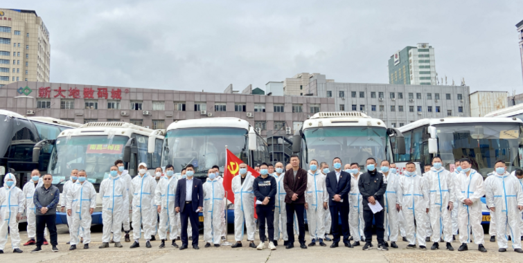 都市城際公交 護(hù)送萍鄉(xiāng)、贛州地區(qū)援我市醫(yī)護(hù)人員返程