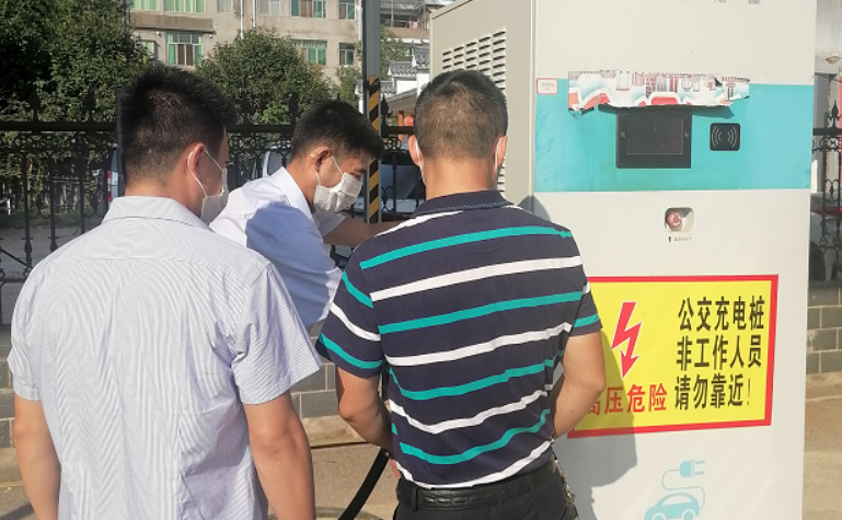 景德鎮(zhèn)長運(yùn)     開展全面安全、機(jī)務(wù)、疫情防控工作大檢查