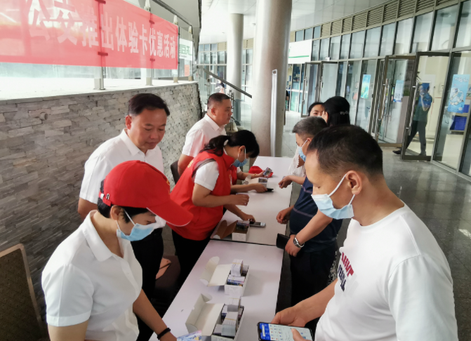 鷹潭公交：宣傳+推廣 開展 “踐行綠色出行，共建生態(tài)文明”主題活動