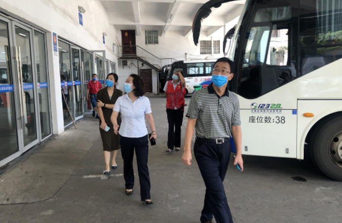 穆孫祥督導都市城際公交青山客運分公司  文明創(chuàng)建、疫情防控及安全生產(chǎn)工作