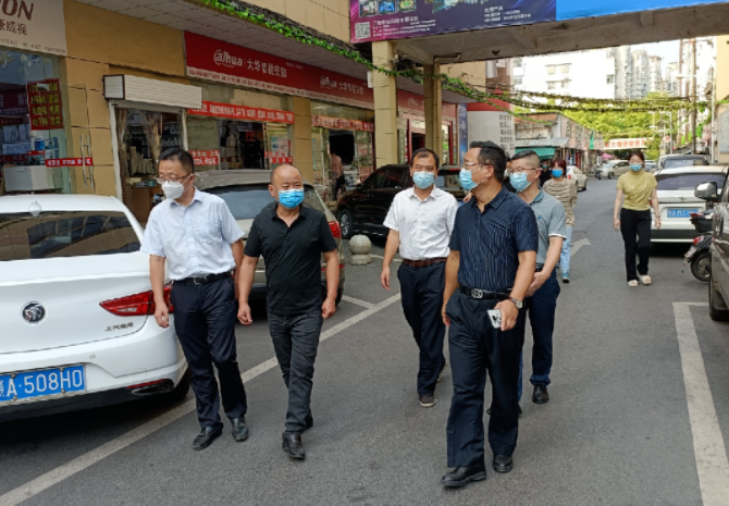 南昌交通集團(tuán)黨委委員、副總經(jīng)理沈崗一行蒞臨長運(yùn)物業(yè)督導(dǎo)創(chuàng)建工作