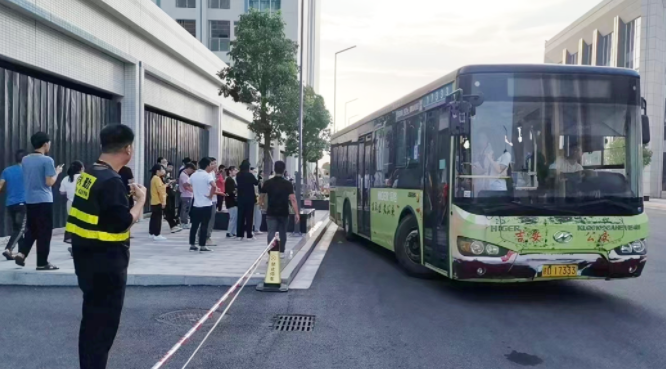 吉安長(zhǎng)運(yùn)、公交：通勤包車 轉(zhuǎn)型升級(jí)新亮點(diǎn)