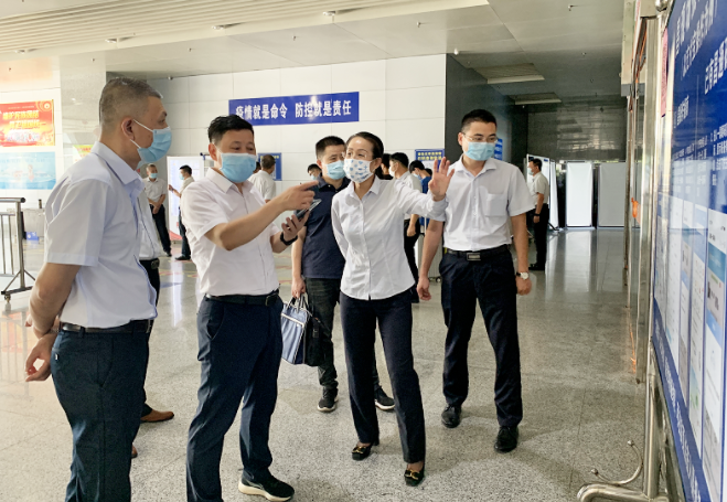 都市城際公交：市交通局、市道路運(yùn)輸服務(wù)中心領(lǐng)導(dǎo)督導(dǎo)南昌長(zhǎng)途汽車(chē)西站疫情防控工作