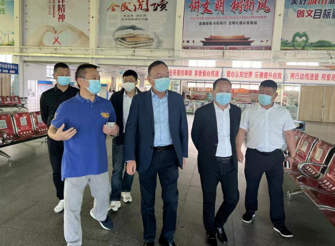 胡維泉調(diào)研景德鎮(zhèn)長運(yùn)樂平公交