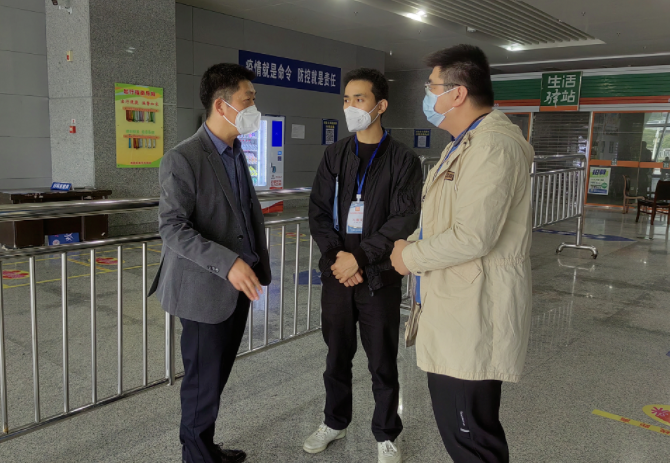 一線報(bào)道 || 都市城際公交：市交通局領(lǐng)導(dǎo)到南昌長(zhǎng)途汽車(chē)西站檢查疫情防控工作