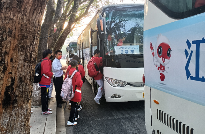 九江長(zhǎng)運(yùn) 圓滿完成省運(yùn)會(huì)乒乓球比賽運(yùn)動(dòng)員接送任務(wù)