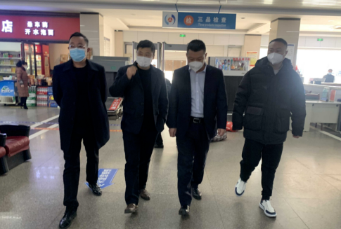 占梁督導(dǎo)南昌長途汽車西站、徐坊客運(yùn)站春運(yùn)工作