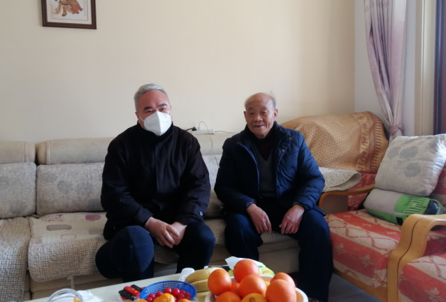 張小平、戴豪贛、黃俊、劉志堅慰問困難職工