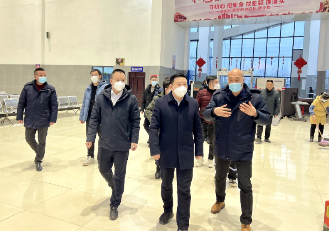 縣委副書記、縣長王宗華檢查指導(dǎo)鄱陽長運(yùn)春運(yùn)工作