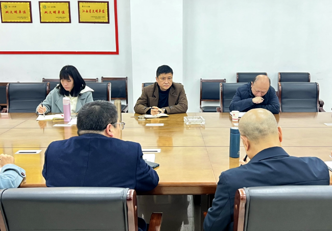 占梁一行到鄱陽長運調研生產經(jīng)營工作