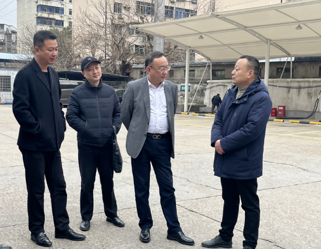 胡維泉調(diào)研都市城際公交、長(zhǎng)運(yùn)出租生產(chǎn)經(jīng)營工作