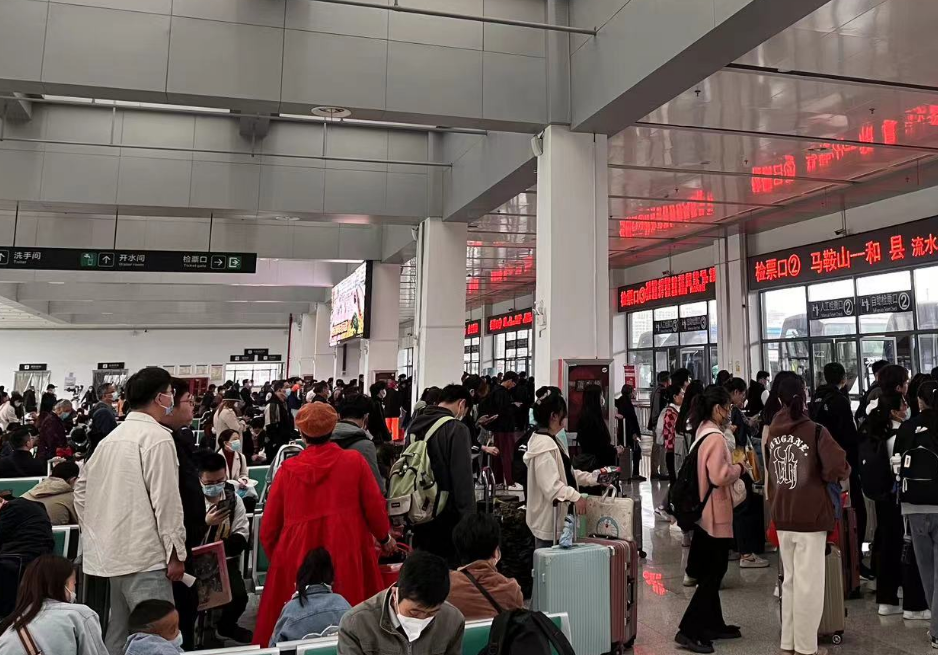 ?馬鞍山長(zhǎng)客：“五一”打好“安全牌”、“服務(wù)牌”、“保障牌”