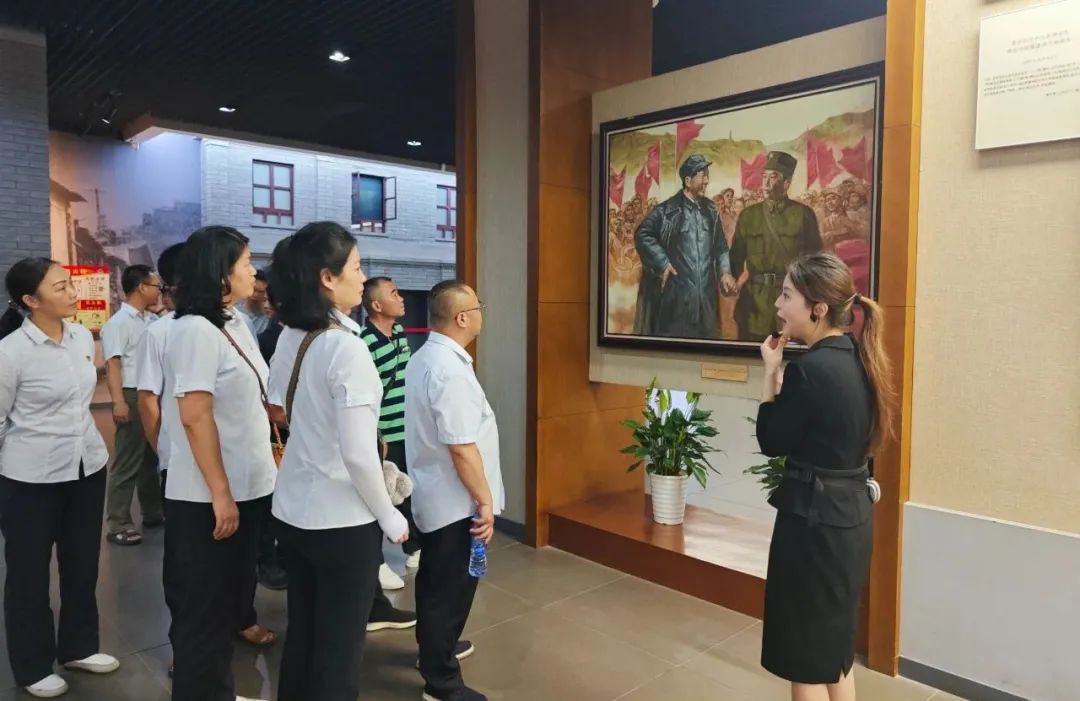 都市城際公交  長(zhǎng)途客運(yùn)分公司開(kāi)展學(xué)習(xí)黨的二十大精神現(xiàn)場(chǎng)教學(xué)