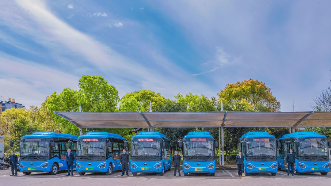 爭分奪秒拼經(jīng)濟 || 婺源公交：穩(wěn)安全 優(yōu)服務 確?！半p過半”