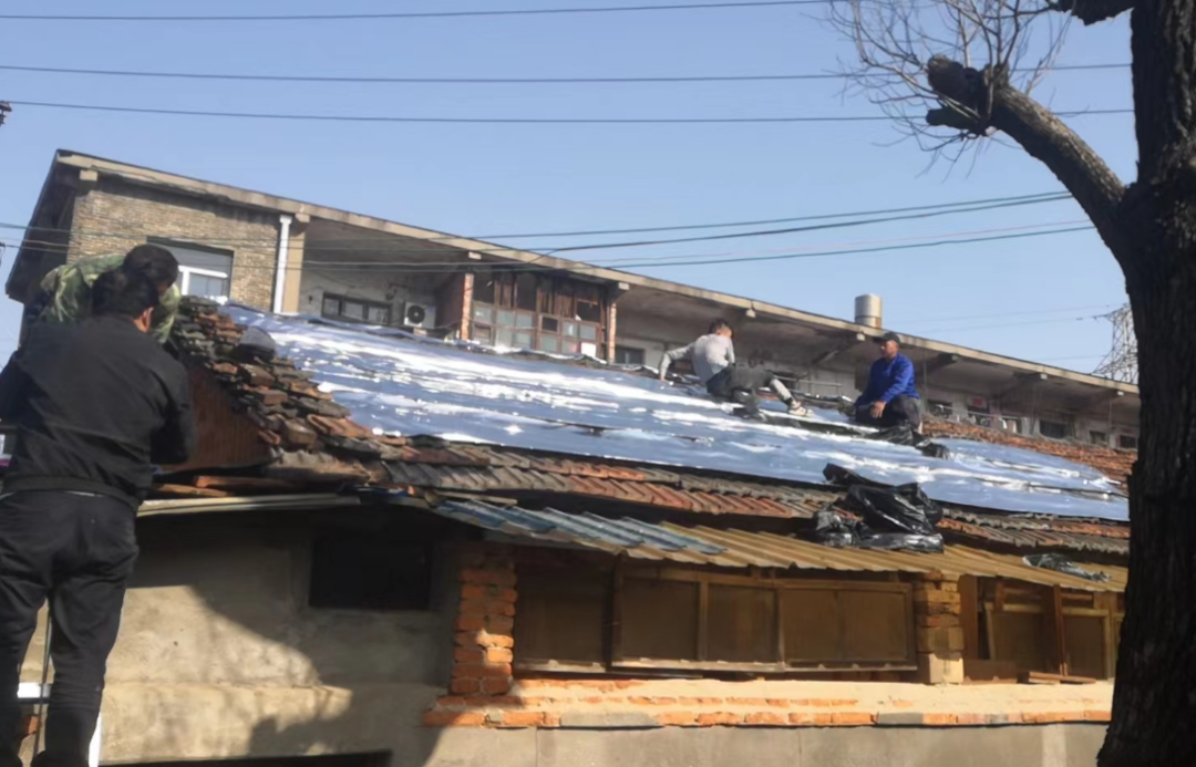 長鴻物業(yè) 關(guān)注轄區(qū)民生問題 及時維修漏點