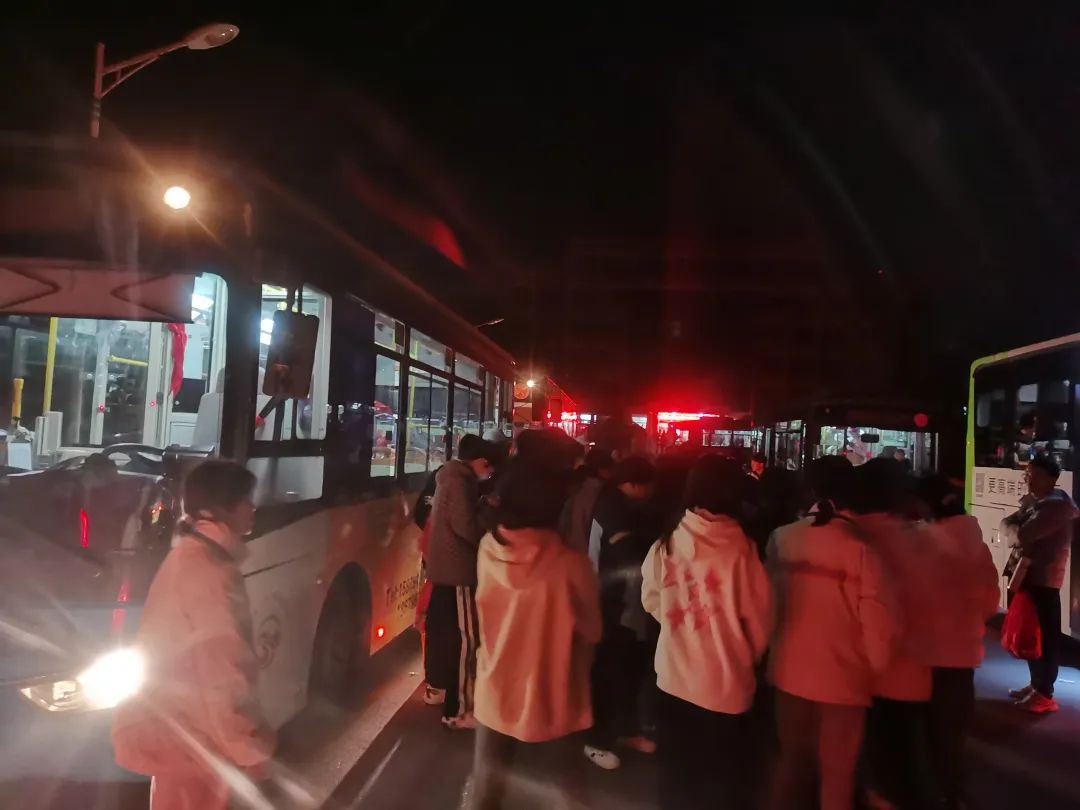 景德鎮(zhèn)長運：樂平中專學(xué)校直通公交車受歡迎