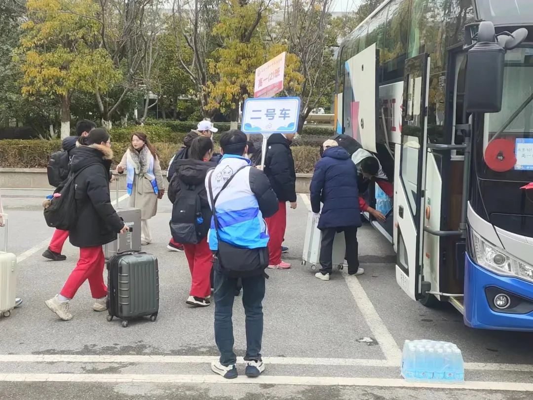 都市城際公交：開(kāi)張大吉！新車(chē)首單大型包車(chē)業(yè)務(wù)順利啟航