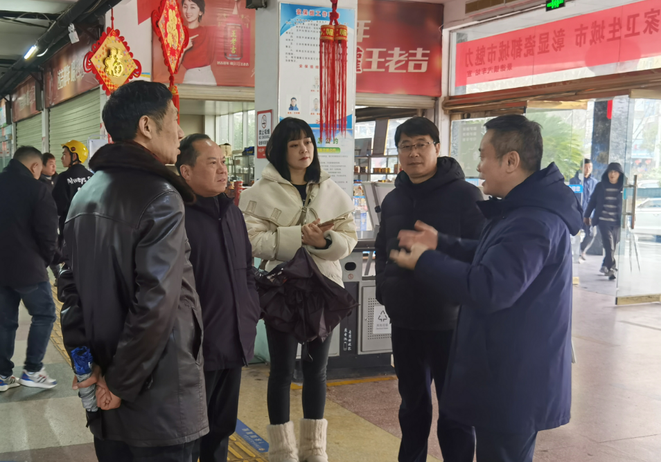 景德鎮(zhèn)長運:景德鎮(zhèn)道路運輸協(xié)會到景德鎮(zhèn)長運西客站進行調(diào)研