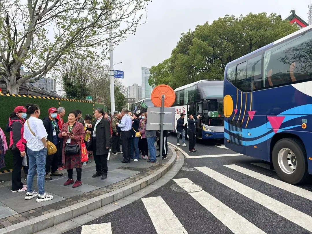 都市城際公交：承接長(zhǎng)期旅游用車(chē)業(yè)務(wù)