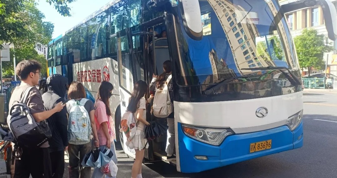 新余公交:定制直通車走進(jìn)校園