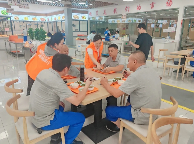 上饒汽運:站點巴士地推活動走進上饒晶科