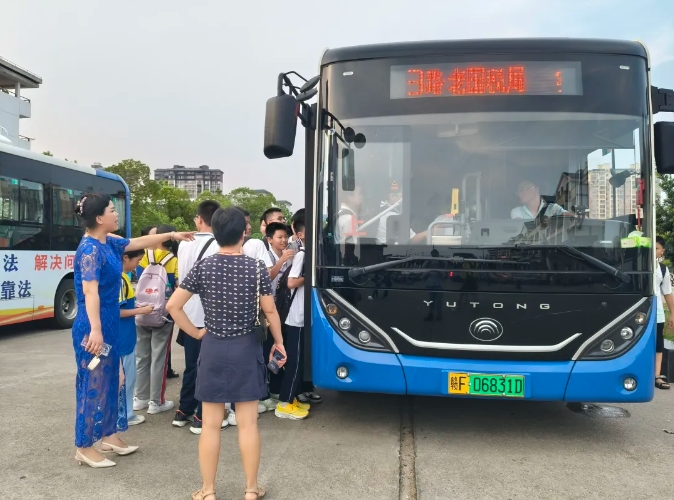 撫州長運(yùn):為中小學(xué)生出行保駕護(hù)航