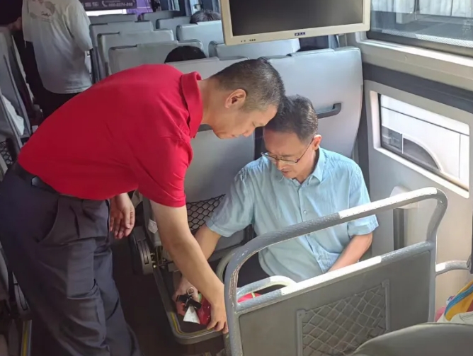 穆孫祥一行督導(dǎo)都市城際公交、大通物流國慶節(jié)前安全生產(chǎn)工作