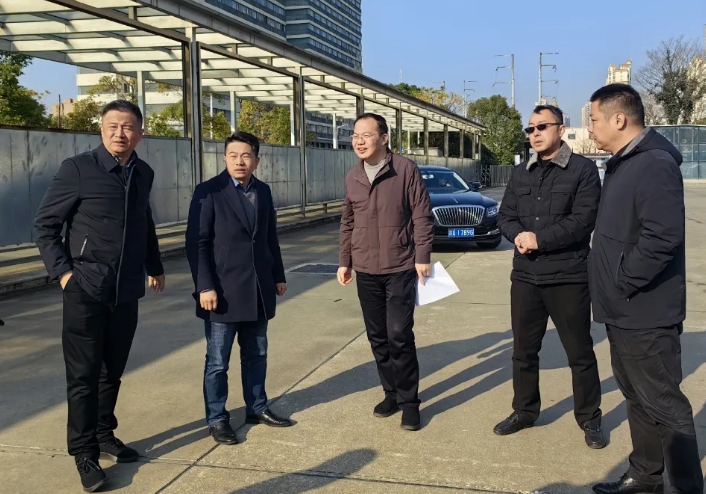 都市城際公交：紅谷灘區(qū)組織部、社會工作部調(diào)研長途汽車西站充電區(qū)服務(wù)驛站