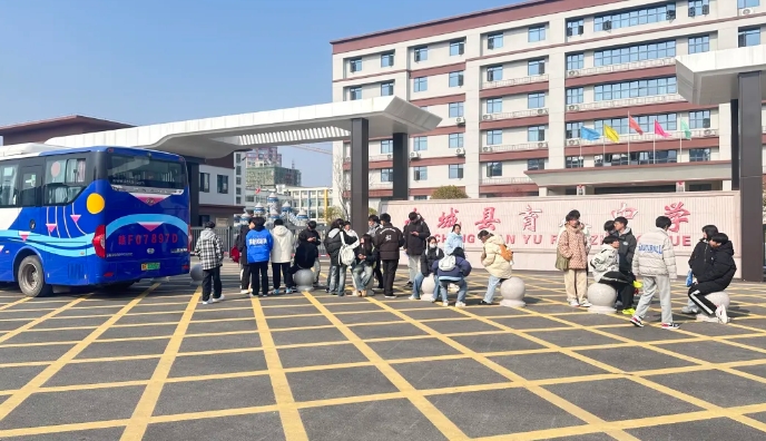 撫州長運:南城分公司圓滿完成育人學(xué)校學(xué)生專業(yè)考試運輸任務(wù)