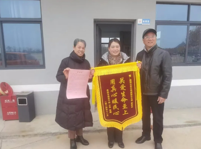 鷹潭公交：錦旗背后的溫暖與擔(dān)當(dāng)——公交車(chē)的“生命時(shí)速”