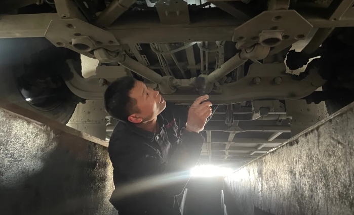 新余公交:開展春運(yùn)車輛安全隱患專項(xiàng)排查