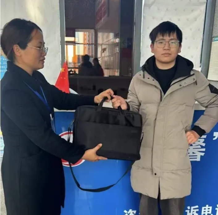 ?撫州長運(yùn):好樣的!助人為樂的你們!