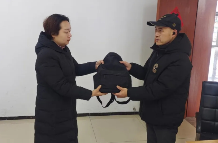 暖新聞 || ?馬鞍山長(zhǎng)客：旅客為含山中心客運(yùn)站點(diǎn)贊