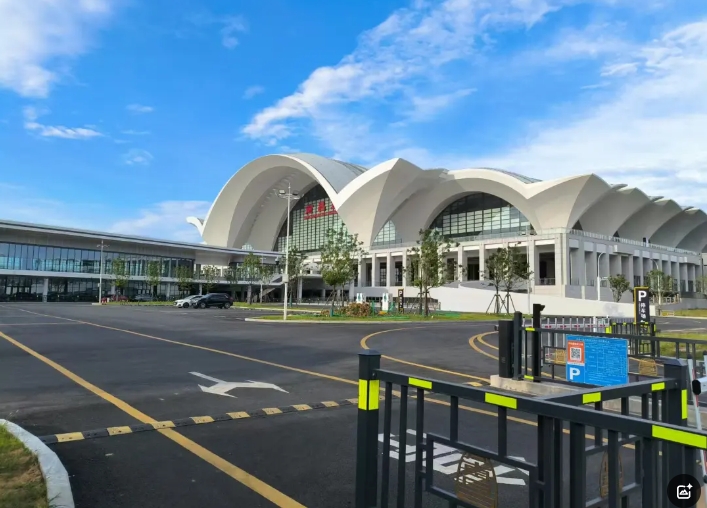 南昌日報(bào)、江南都市報(bào)、江西工人報(bào)聚焦江西長運(yùn)