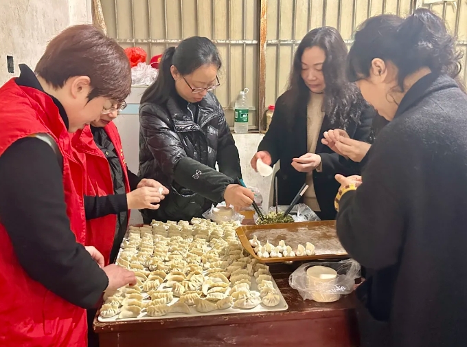 撫州長運(yùn)：攜手社區(qū)共建 開展女職工活動