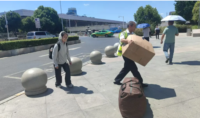 都市城際公交：弘揚雷鋒精神 踐行文明服務(wù)理念