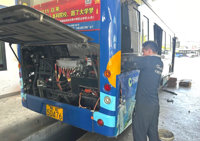 馬鞍山長(zhǎng)客：含山長(zhǎng)運(yùn)全面啟動(dòng)新能源公交更換動(dòng)力電池工作