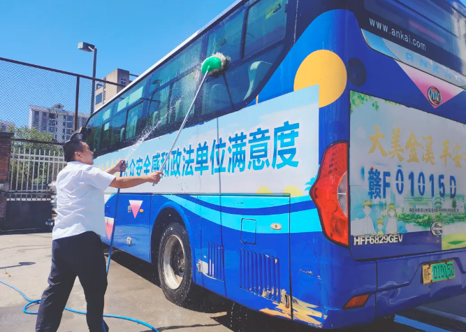 撫州長運：“清潔+安檢” 雙同步 扎實推進服務質(zhì)量提升工作