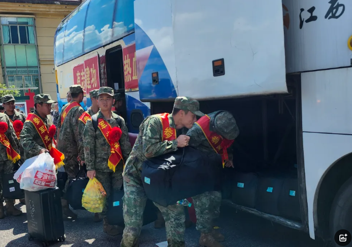 崇仁分公司圓滿完成新兵運輸保障任務