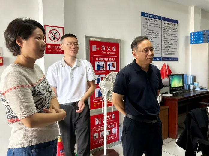 江西長運開展文明創(chuàng)建、國慶環(huán)境布置督導(dǎo)工作 劉志堅帶隊