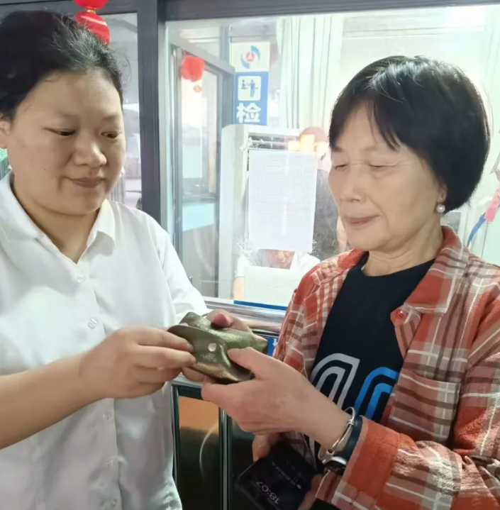 上饒汽運(yùn)：拾金不昧暖人心 守護(hù)“雙節(jié)”出行路